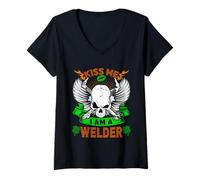 Mujer Kiss Me I'm A Welder Skull Lucky Shamrock St Patricks Day Camiseta Cuello V