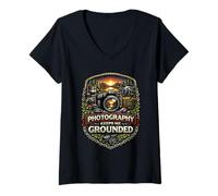 Mujer La fotografía me Mantiene Conectado a Tierra Enfoque Creativo Diseño de mentalidad Camiseta Cuello V