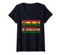 Mujer La igualdad de la historia negra es mayor que la división Juneteenth Camiseta Cuello V