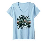 Mujer La Naturaleza es mi Terapia Senderismo Camping Montaña Aventura Cita Camiseta Cuello V