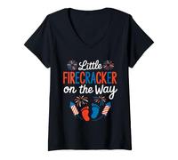 Mujer Lil' Firecracker On The Way Regalos de Embarazo del 4 de Julio Camiseta Cuello V