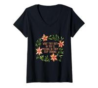 Mujer Lo que odian en ti se pierde en ellos. Sigue brillando Camiseta Cuello V