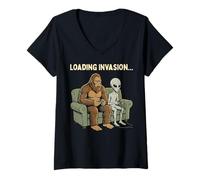 Mujer Loading Invasion Sasquatch Bigfoot Alien Playing Video Games Camiseta Cuello V