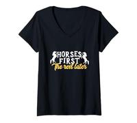Mujer Los caballos son lo primero para ecuestres, amantes de los caballos y fanáticos de la equitación Camiseta Cuello V