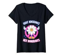 Mujer Lucha contra La Ignorancia, No contra Los Inmigrantes Camiseta Cuello V