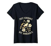 Mujer Lucha contra La Ignorancia, No contra Los Inmigrantes Camiseta Cuello V