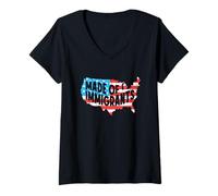 Mujer Mapa de bandera de Estados Unidos Inmigrantes Inmigrantes América Anti Racismo Camiseta Cuello V