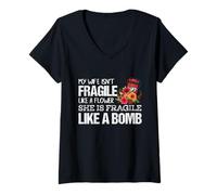 Mujer Mi Esposa no es frágil como una Flor Ella es como una Bomba Camiseta Cuello V