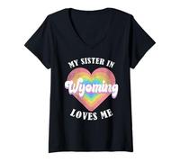 Mujer Mi Hermana en Wyoming me ama Heart Retro Groovy USA Camiseta Cuello V