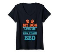 Mujer Mi Perro me Deja Usar su Cama Cita Divertida Camiseta Cuello V