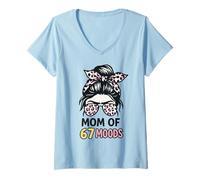 Mujer Mom of 67 Moods Funny Cartoon Expression Mom 67 Meme Camiseta Cuello V
