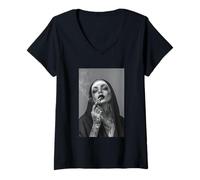 Mujer Monja Tatuada fumando Cigarrillo rebelina Cristo Jesús Camiseta Cuello V