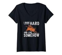 Mujer Monté Duro Y Vivo De Alguna Manera Divertido Rodeo Cowboy Un Bull Rider Camiseta Cuello V