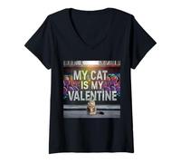 Mujer My Cat Is My Valentine Maine Coon Street Graffiti Amante de los Gatos Camiseta Cuello V