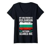 Mujer My Girlfriend Is Bulgarian Nothing Scares Me Bulgaria Flag Camiseta Cuello V