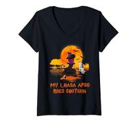 Mujer My Lhasa Apso Rides Shotgun Dog and Witch Funny Halloween Camiseta Cuello V