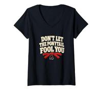 Mujer No Dejes Que la Cola de Caballo te engañe Humor de Karate Camiseta Cuello V