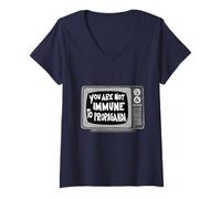 Mujer NO Eres INMUNE A LA Propaganda Camiseta Cuello V