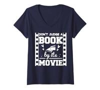 Mujer No juzgues un libro por su película. Amantes de la lectura de lectores ávidos Camiseta Cuello V