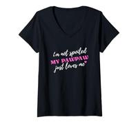 Mujer No Soy Un Niño Mimado, Es Solo Que Mi Abuelo Me Quiere Camiseta Cuello V