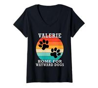 Mujer Nombre de Familia Valerie Home For Wayward Dogs Camiseta Cuello V