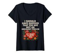 Mujer Not an Ordinary Love Bold Heart Statement - Camiseta de regalo. Camiseta Cuello V