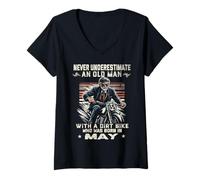 Mujer Nunca subestimes a un anciano con una moto de cross nacida en mayo Camiseta Cuello V