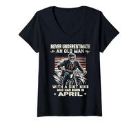 Mujer Nunca subestimes a un anciano con una moto de cross nacido en abril Camiseta Cuello V