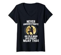 Mujer Nunca subestimes a un anciano que conoce al abuelo Muay Thai Camiseta Cuello V