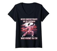 Mujer Nunca subestimes a una anciana que conoce Tai Chi abuela Camiseta Cuello V