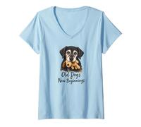 Mujer Old Dogs New Beginnings Senior Rescue Dog Cute Rescue Dog Camiseta Cuello V