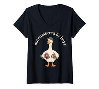 Mujer Outnumbered by Boys Funny Mom Mama Boy Mom Life Camiseta Cuello V