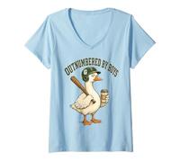Mujer Outnumbered by Boys Mom Goose Baseball Mama Camiseta Cuello V