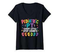 Mujer Pediatric PT Little Step Counts Pediatric Physical Therapist Camiseta Cuello V