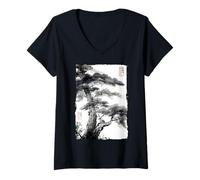 Mujer Pintura de tinta Sumi-e japonesa con bosque de pinos brumosos Camiseta Cuello V