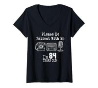 Mujer Please Be Patient with Me I'm 84 Years Old Vintage Cumpleaños Camiseta Cuello V