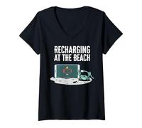 Mujer Recharging At The Beach Low Battery Crab Phone Camiseta Cuello V