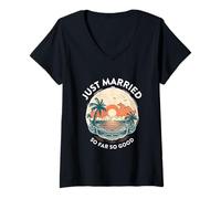 Mujer Recién casados hasta ahora tan buenas parejas de vacaciones al atardecer tropical Camiseta Cuello V