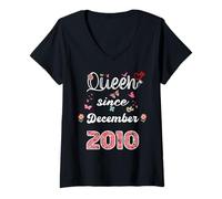 Mujer Reina Desde Diciembre 2010 Flores 2010 Diciembre Cumpleaños Camiseta Cuello V