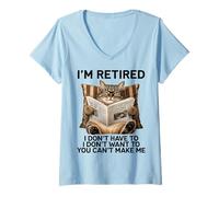 Mujer Retired Cat Reading Newspaper Funny Retirement Cat Mom Dad Camiseta Cuello V