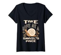 Mujer Retro Snail Take Life at a Snail's Pace Vintage Gamer Funny Camiseta Cuello V