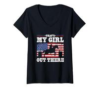 Mujer Ropa patriótica That's My Girl Out There Barrel Racing Camiseta Cuello V