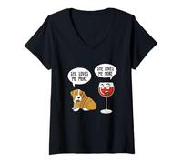 Mujer She Loves me More - Perro y Vino Tinto Camiseta Cuello V