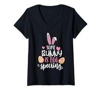 Mujer Some Bunny is Eggspecting Baby Shower Announcement Easter Camiseta Cuello V