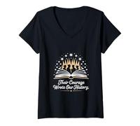 Mujer Su coraje escribió nuestra historia Día de los Veteranos Camiseta Cuello V