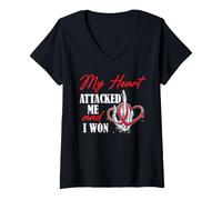 Mujer Superviviente de un Ataque cardíaco Victoria Humor Recuperación cardíaca Camiseta Cuello V
