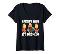 Mujer Teacher GNOME Hanging with My Gnomies For Teacher Retirement Camiseta Cuello V