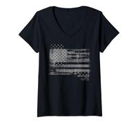 Mujer Trendy Apparel Distressed Faded Black and White USA Flag Camiseta Cuello V