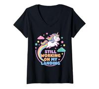 Mujer Unicornio Arcoiris Still Working On My Landing Camiseta Cuello V