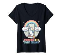Mujer Unicornio en las nubes. Balanceándose en dulces sueños. Camiseta Cuello V